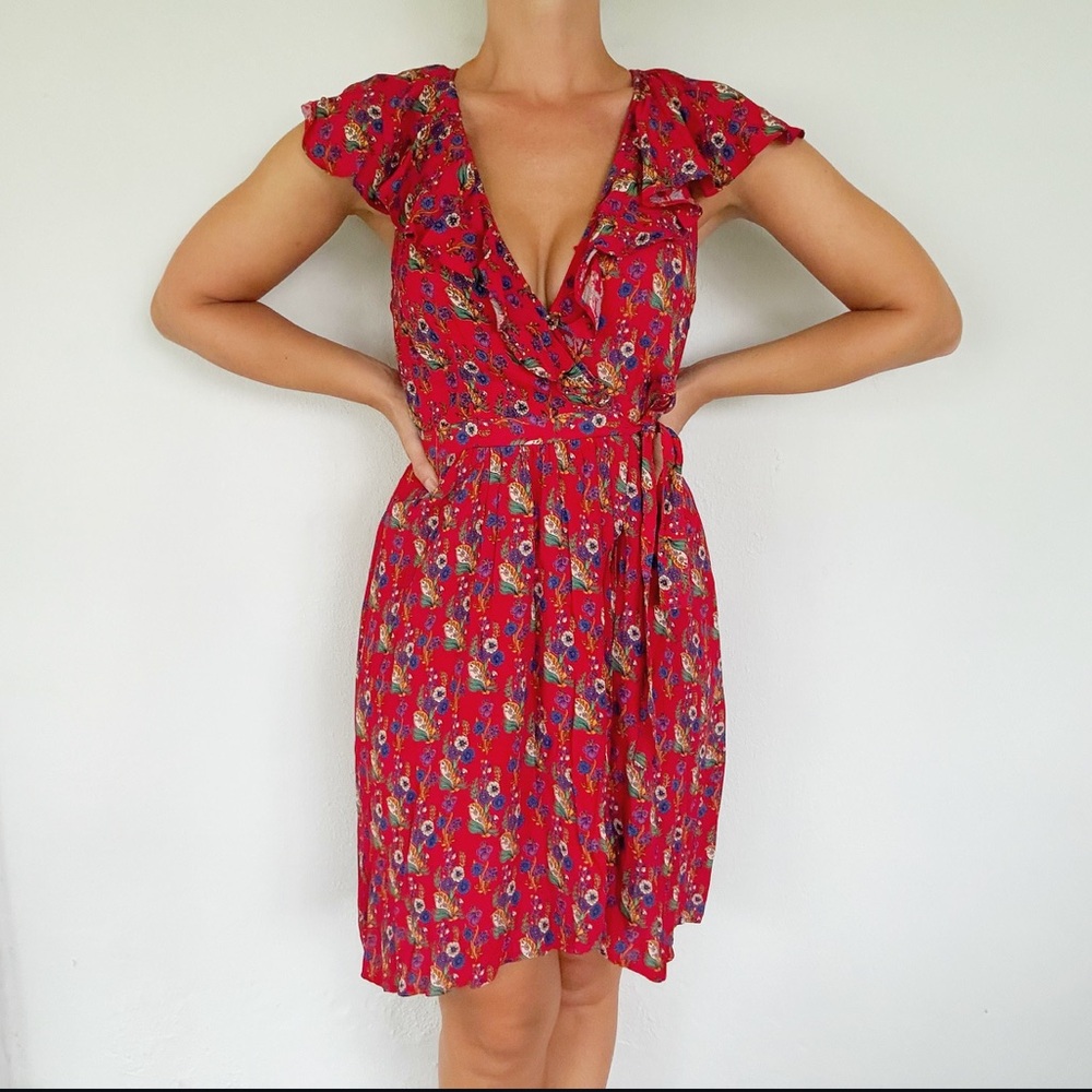 Anthropologie Maeve red floral ruffle neckline surplice wrap front dress size 2